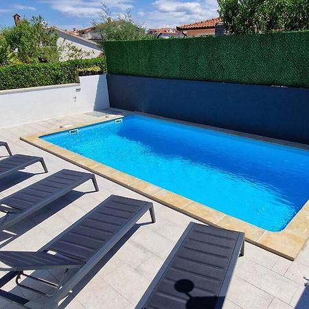 Villa Castanea - Kuca Za Odmor S Bazenom Kukci Exterior foto